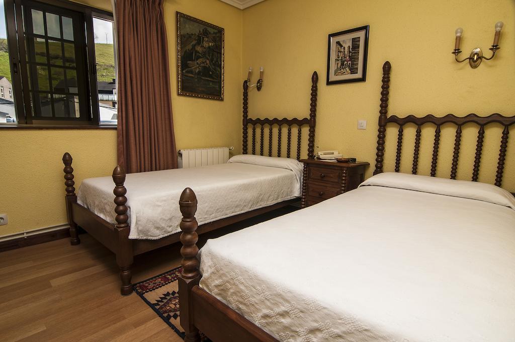 Riodeva Hotel Unquera Cameră foto